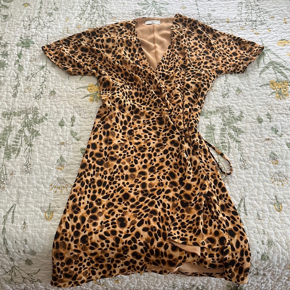 Aritizia Babaton printed wrap dress
